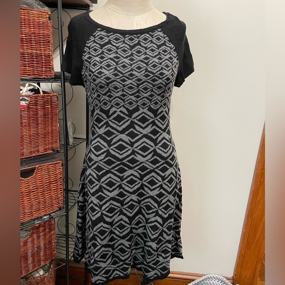 Taylor fit & flare sweater dress medium nwot